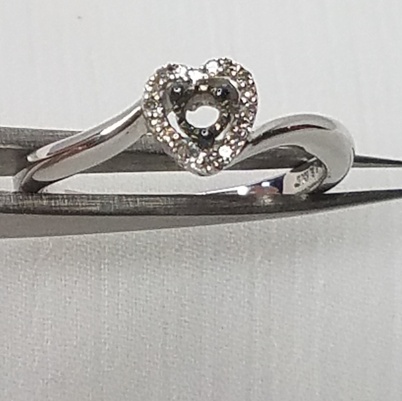Genuine Diamond Heart shape Ring - Picture 2 of 12